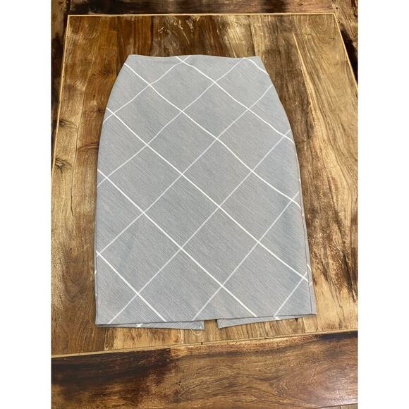 NWT Express Women's Gray White High Waisted Plaid Pattern Pencil Skirt Size 6 - Picture 1 of 5